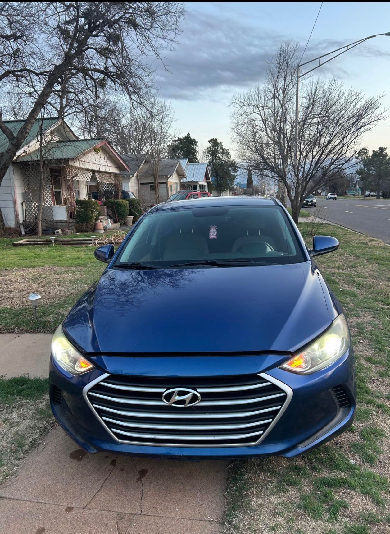 Hyundai Elantra Gallery Image