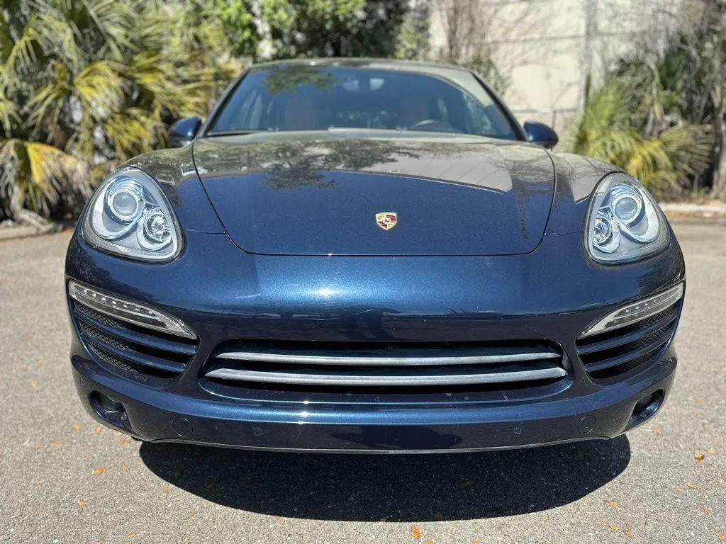 Porsche Cayenne Gallery Image