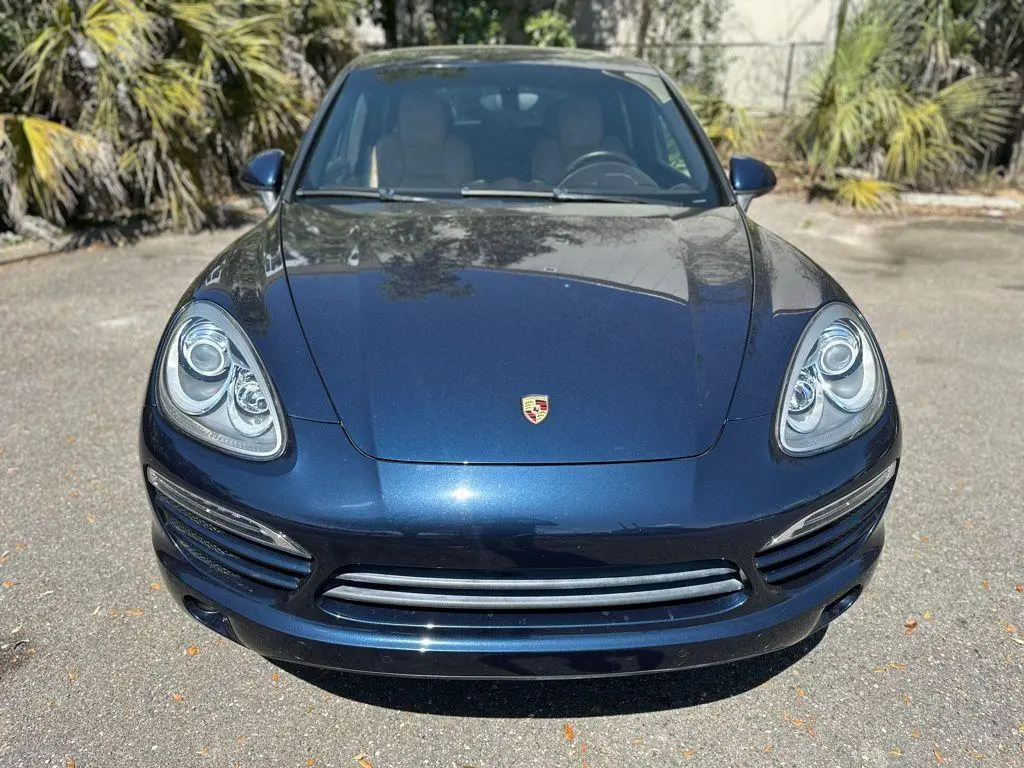 Porsche Cayenne Gallery Image