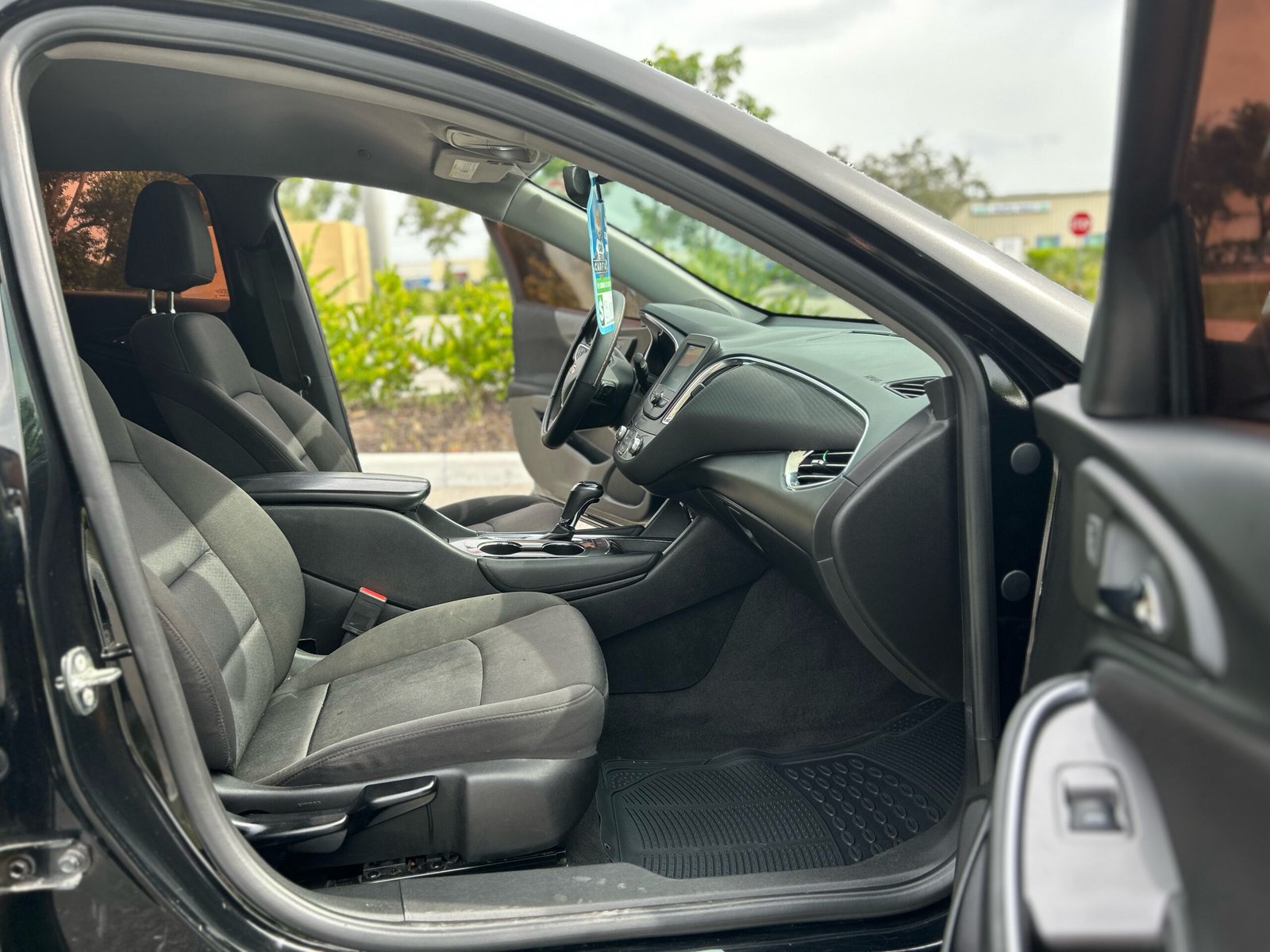 Chevy Malibu Gallery Image